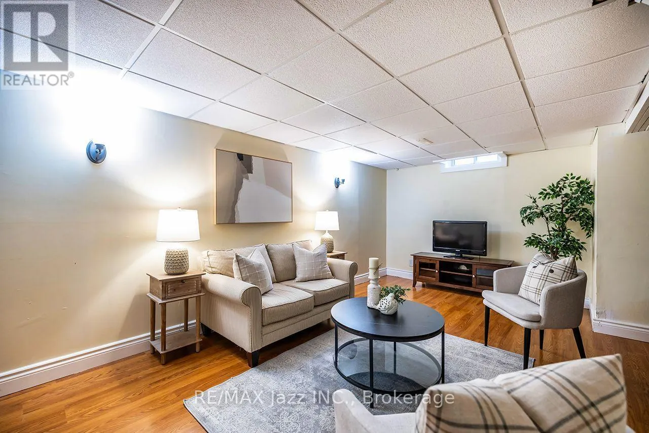 3 - 1330 TROWBRIDGE DRIVE #3