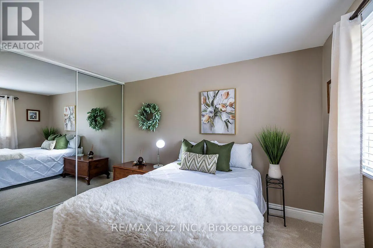 3 - 1330 TROWBRIDGE DRIVE #3