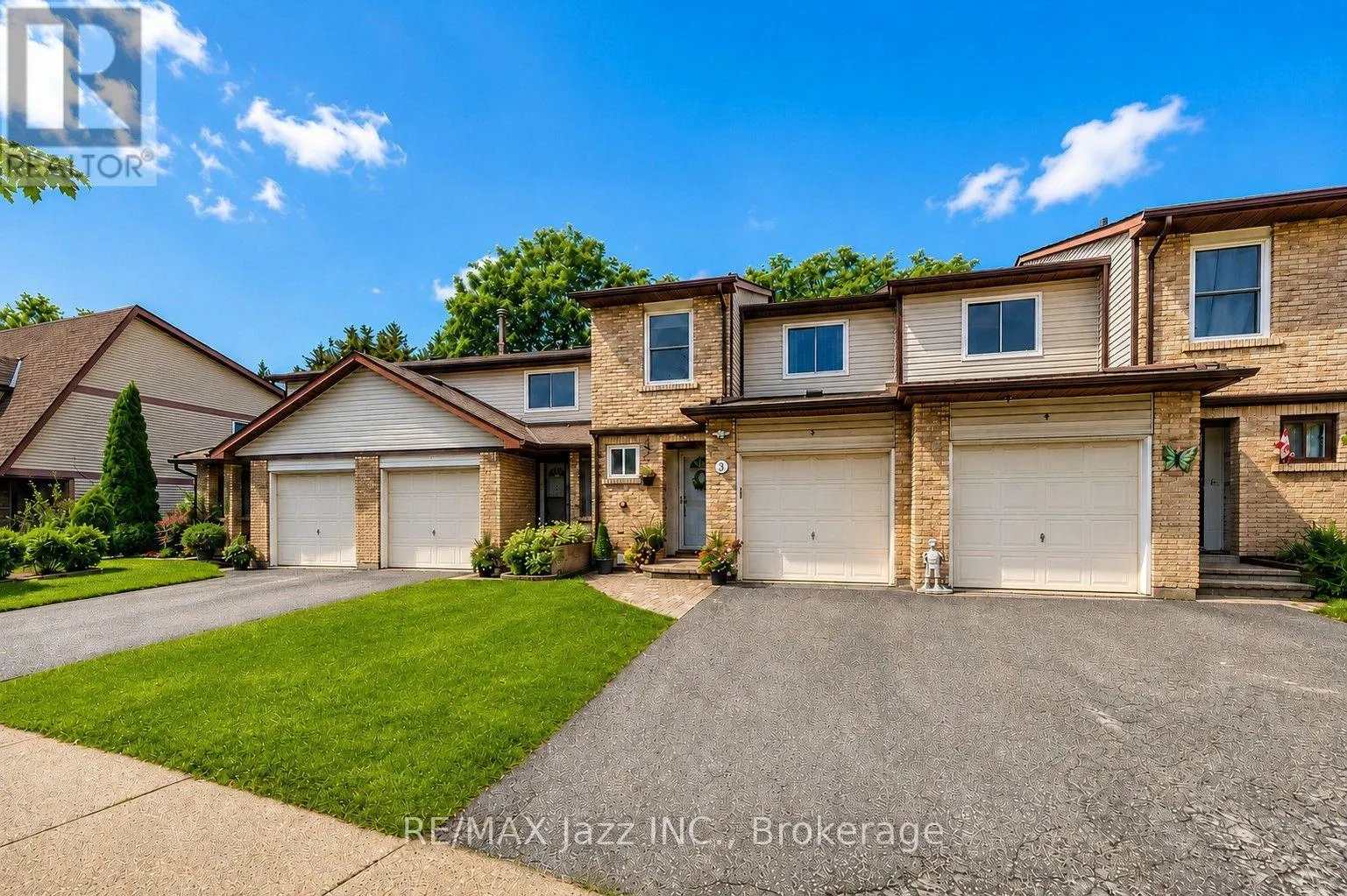 3 - 1330 TROWBRIDGE DRIVE #3