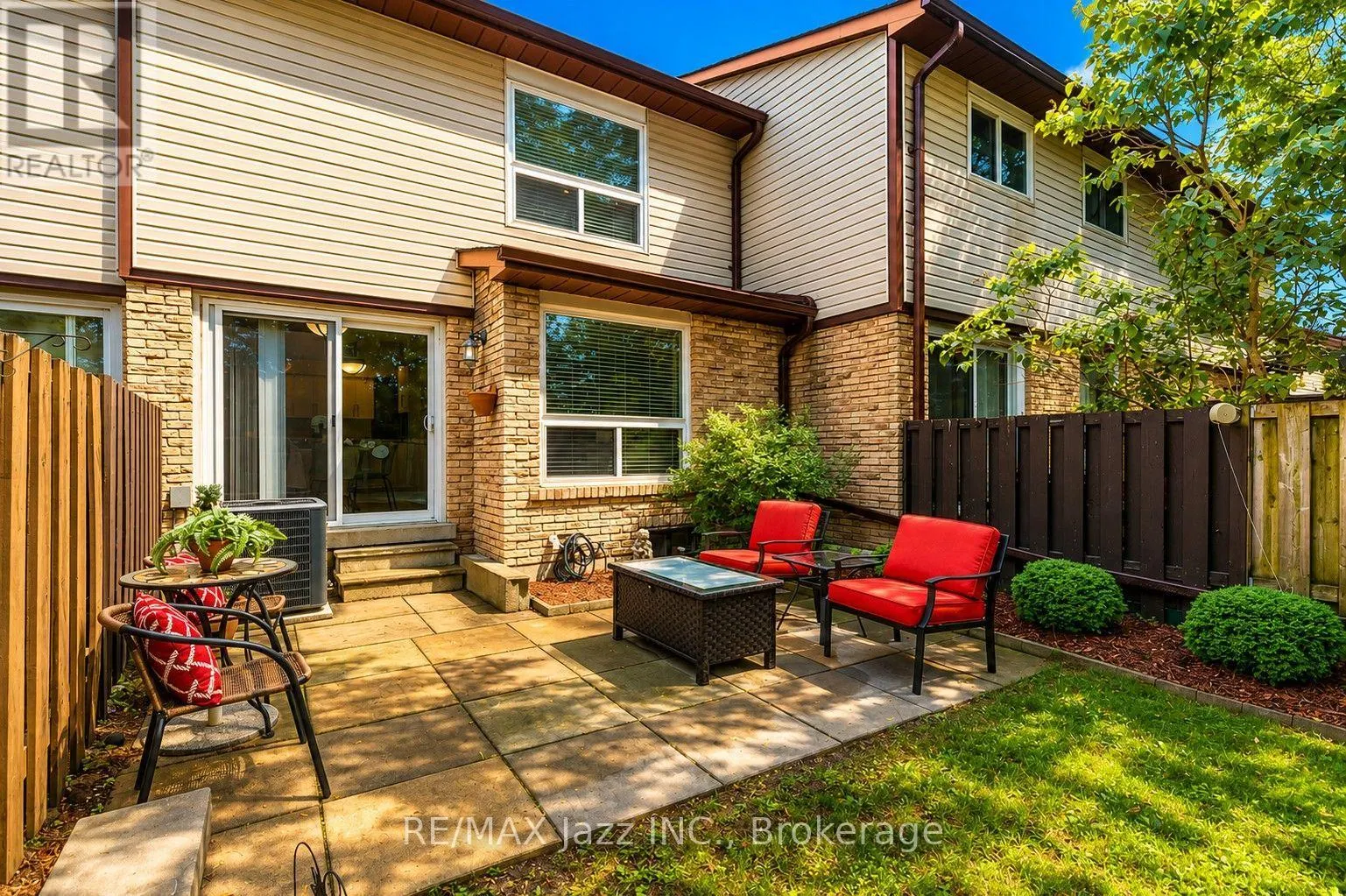 3 - 1330 TROWBRIDGE DRIVE #3