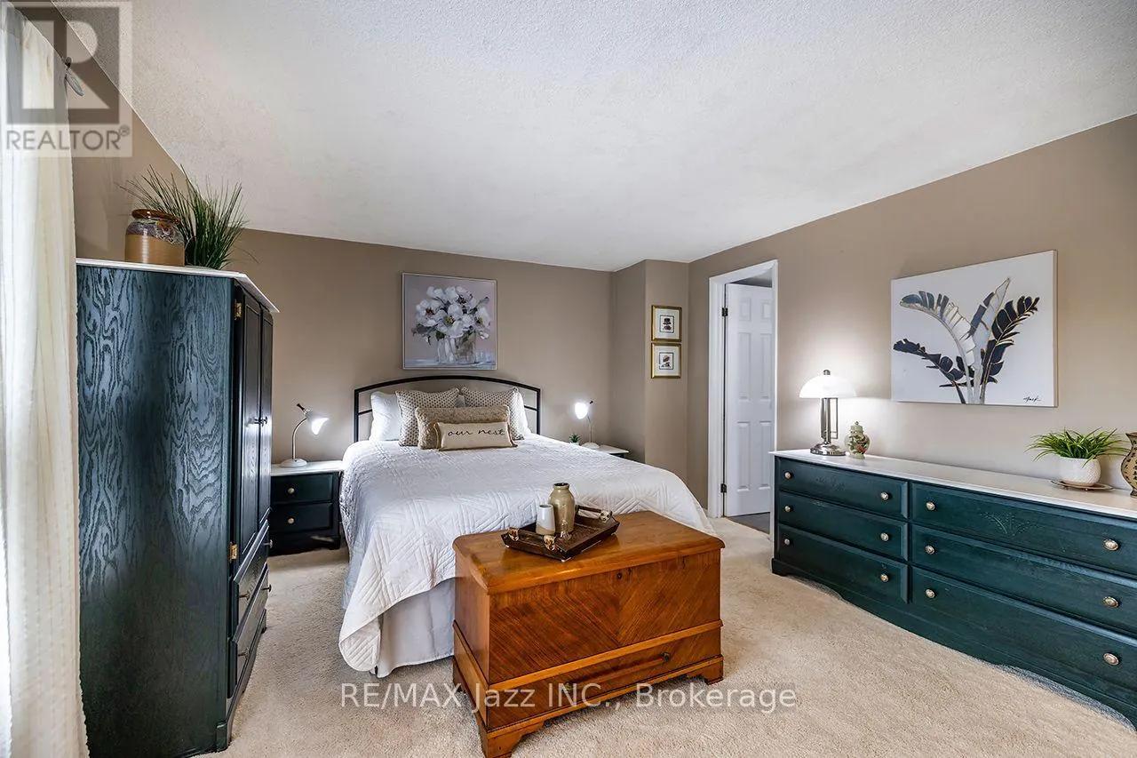 3 - 1330 TROWBRIDGE DRIVE #3