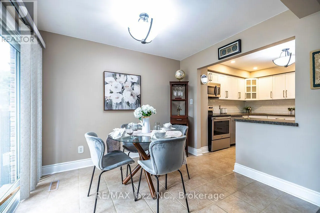 3 - 1330 TROWBRIDGE DRIVE #3