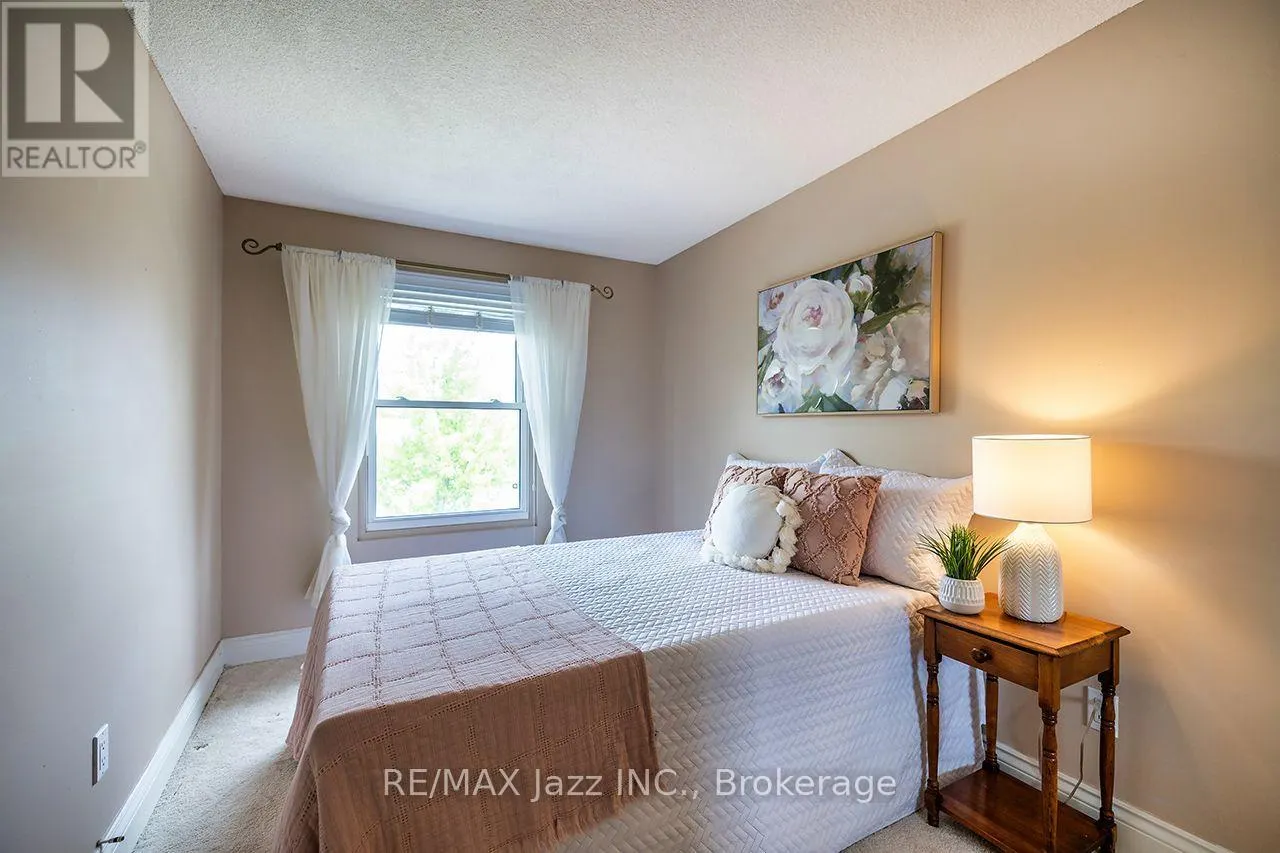 3 - 1330 TROWBRIDGE DRIVE #3