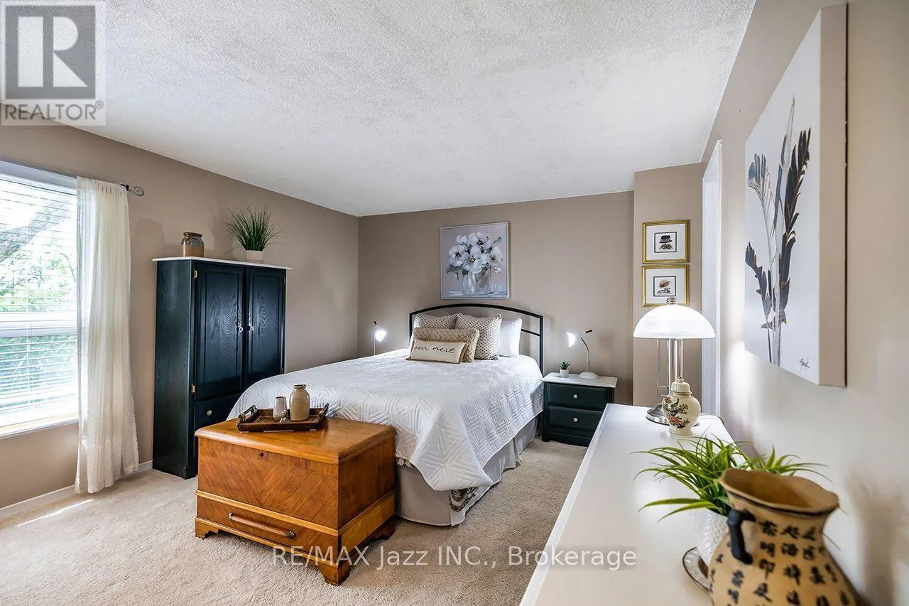 3 - 1330 TROWBRIDGE DRIVE #3
