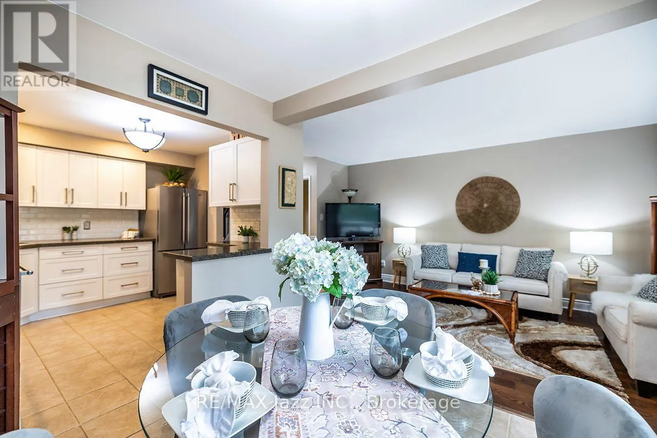 3 - 1330 TROWBRIDGE DRIVE #3