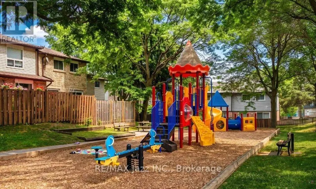 3 - 1330 TROWBRIDGE DRIVE #3