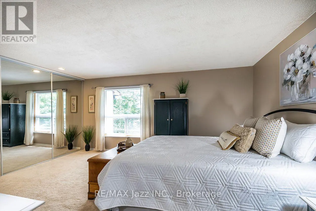 3 - 1330 TROWBRIDGE DRIVE #3