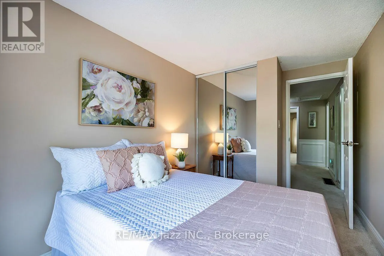 3 - 1330 TROWBRIDGE DRIVE #3