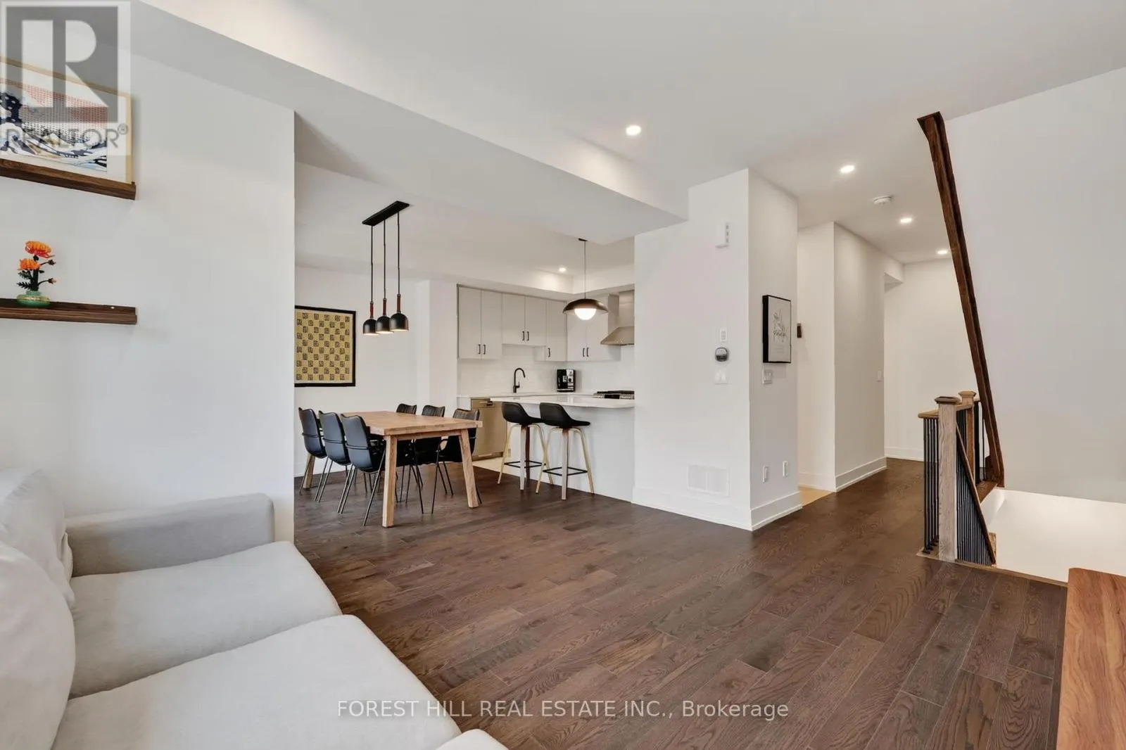 63 WATERSIDE WAY
