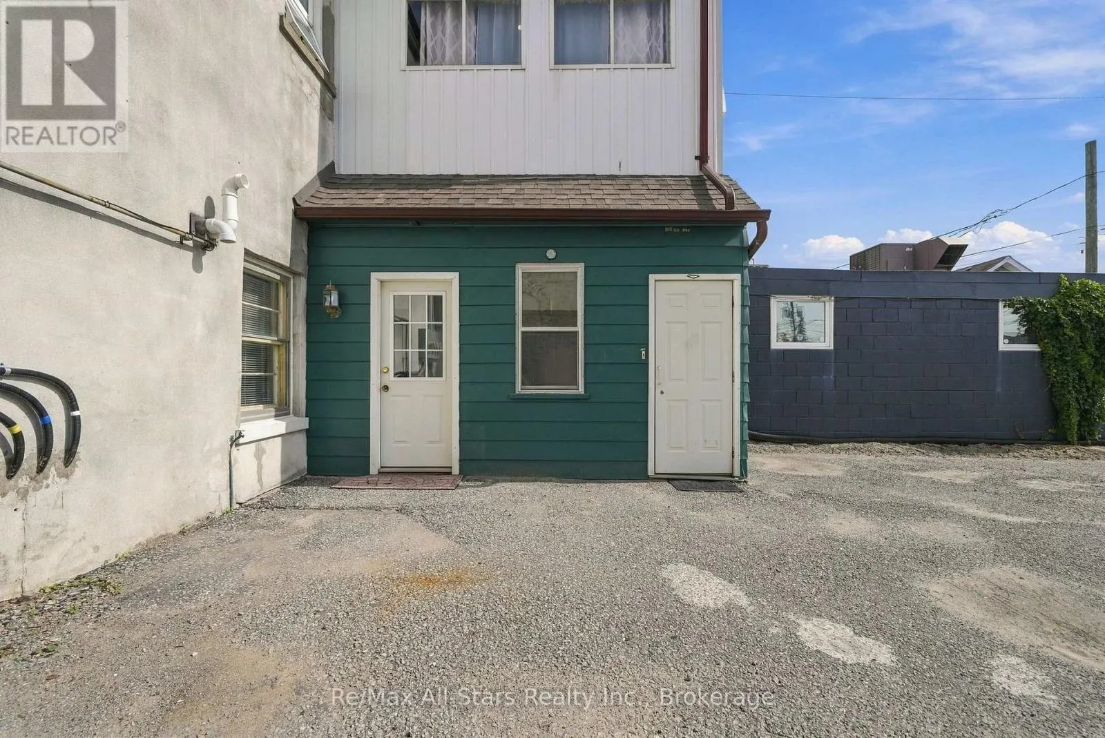 160 QUEEN STREET