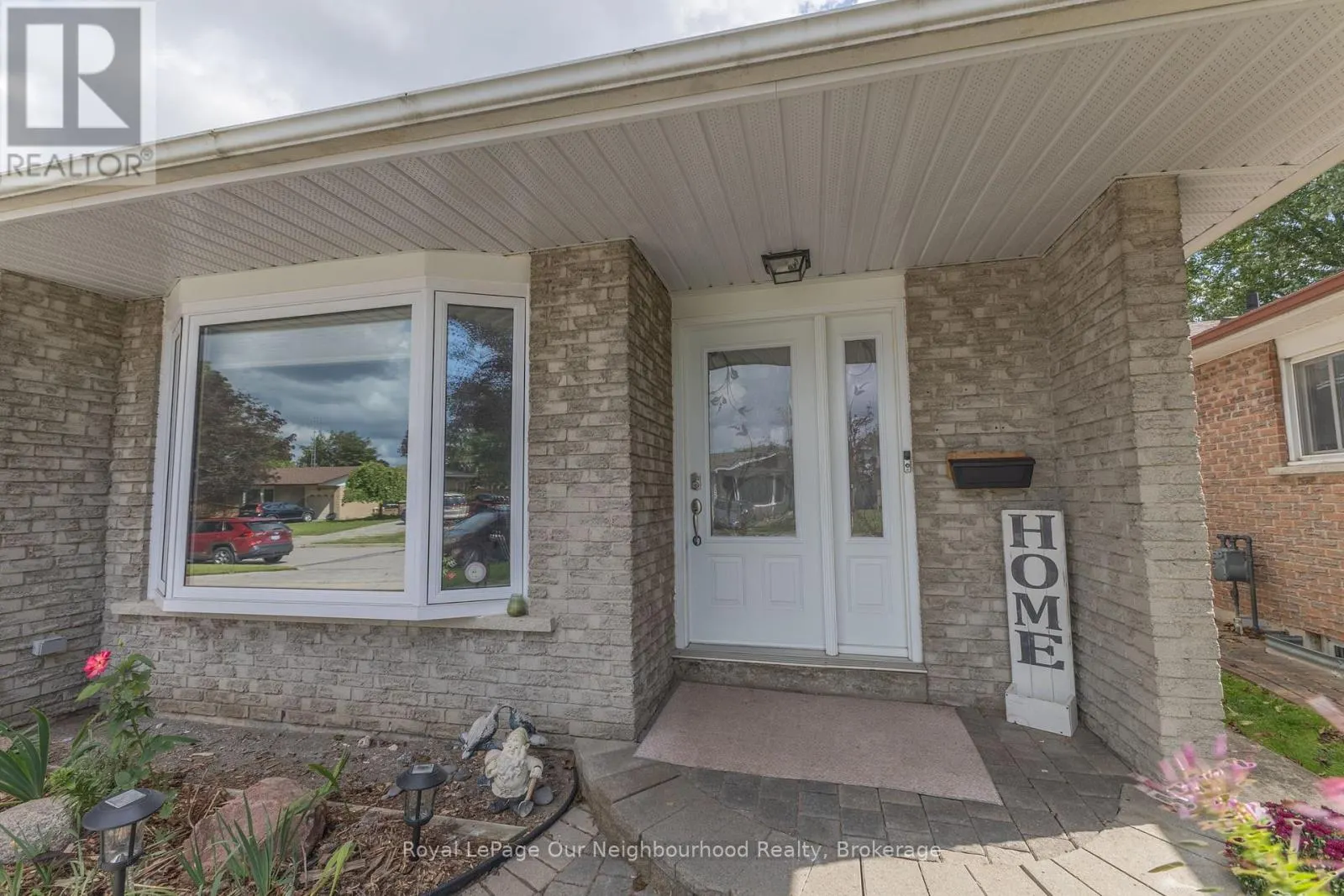 26 ASHDALE CRESCENT