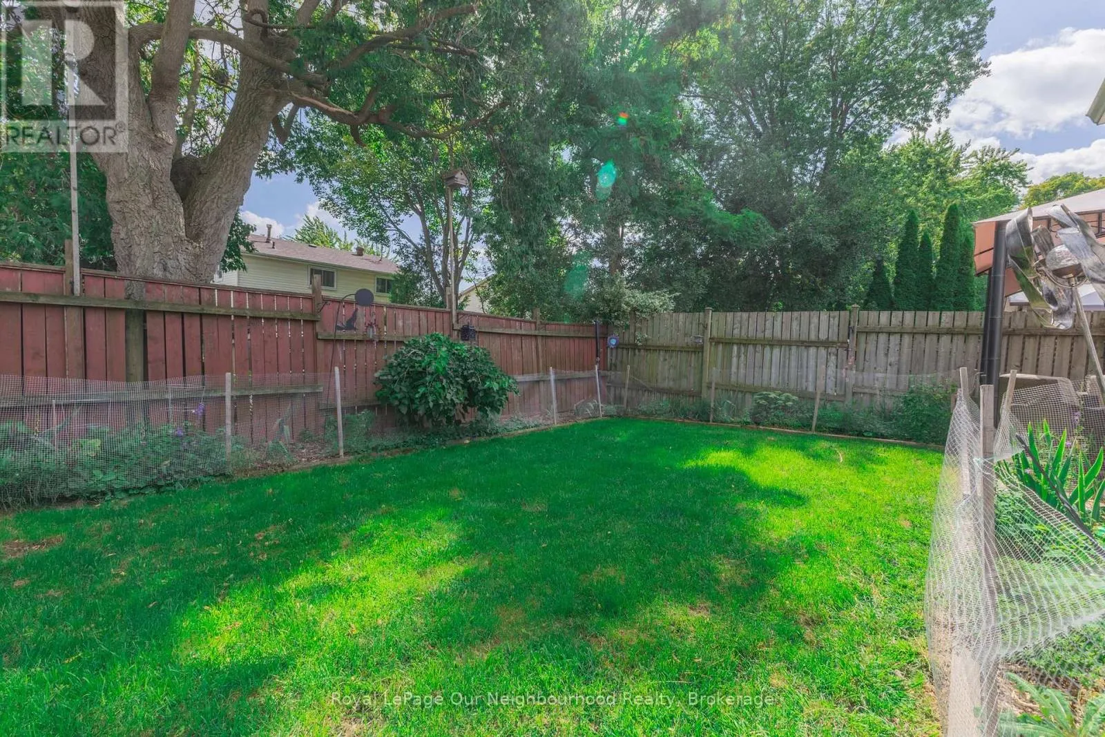 26 ASHDALE CRESCENT
