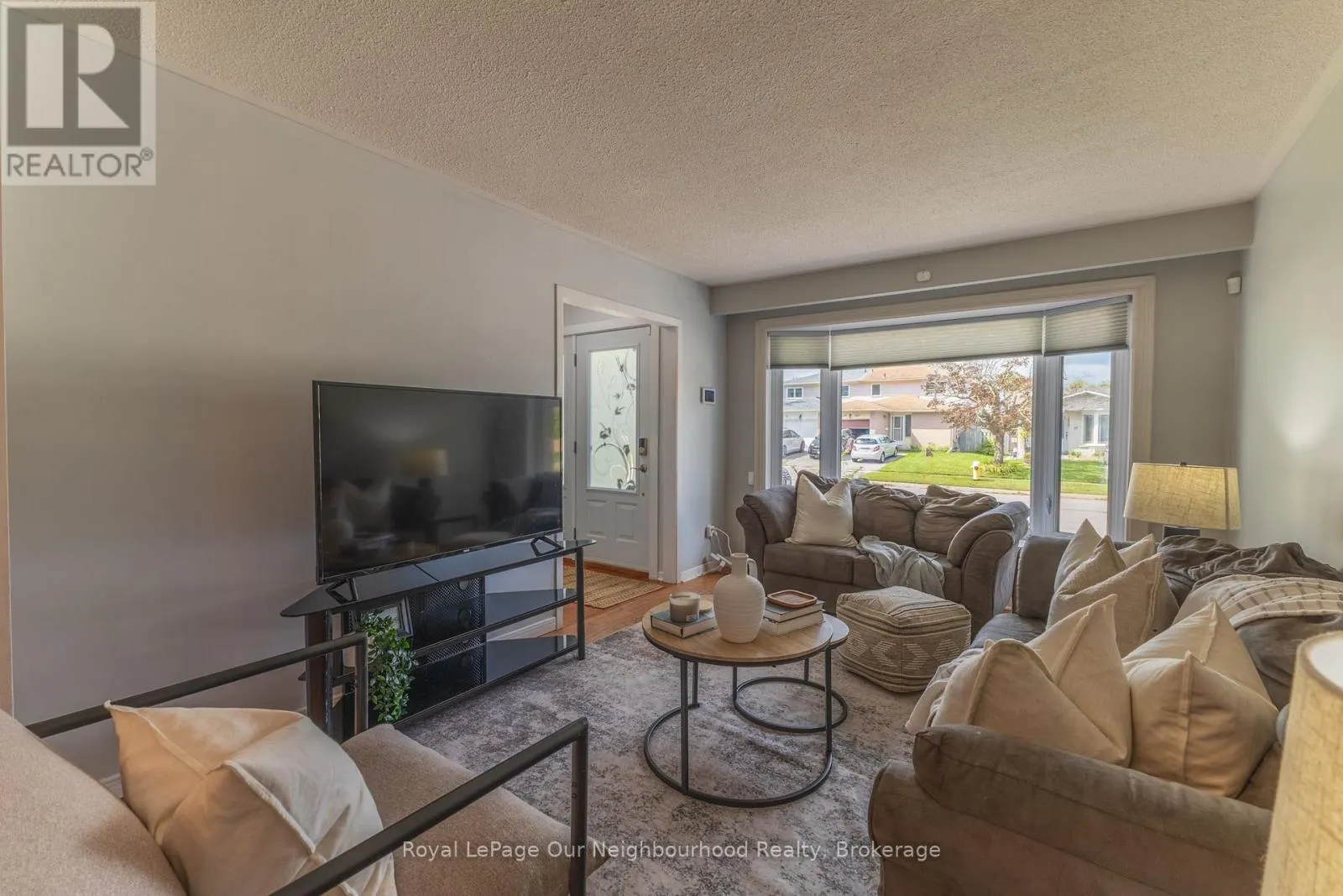 26 ASHDALE CRESCENT