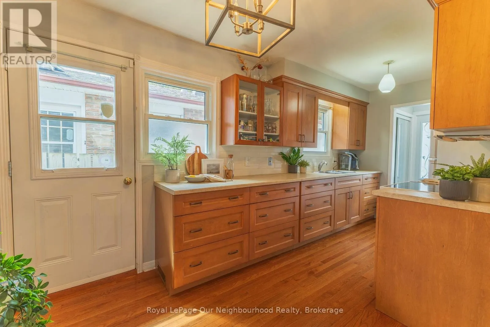 26 ASHDALE CRESCENT