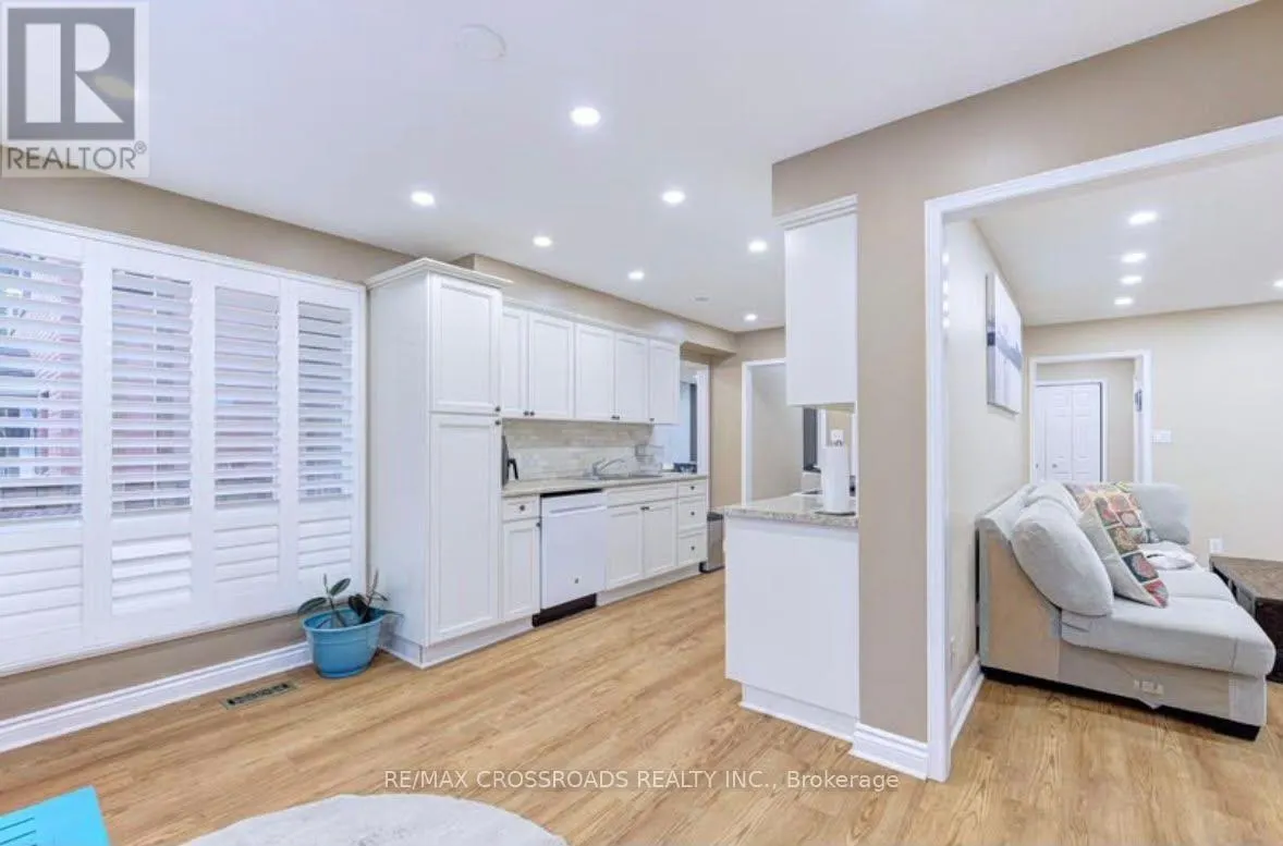 11 MURKAR CRESCENT