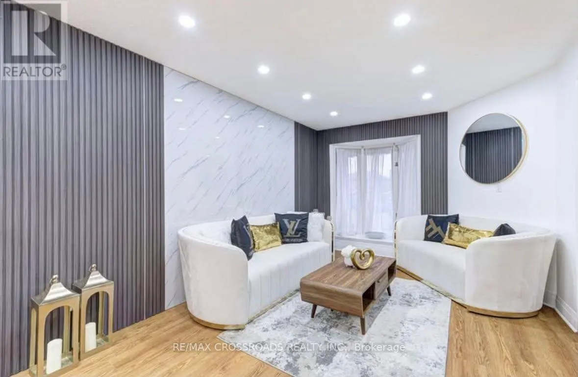 11 MURKAR CRESCENT