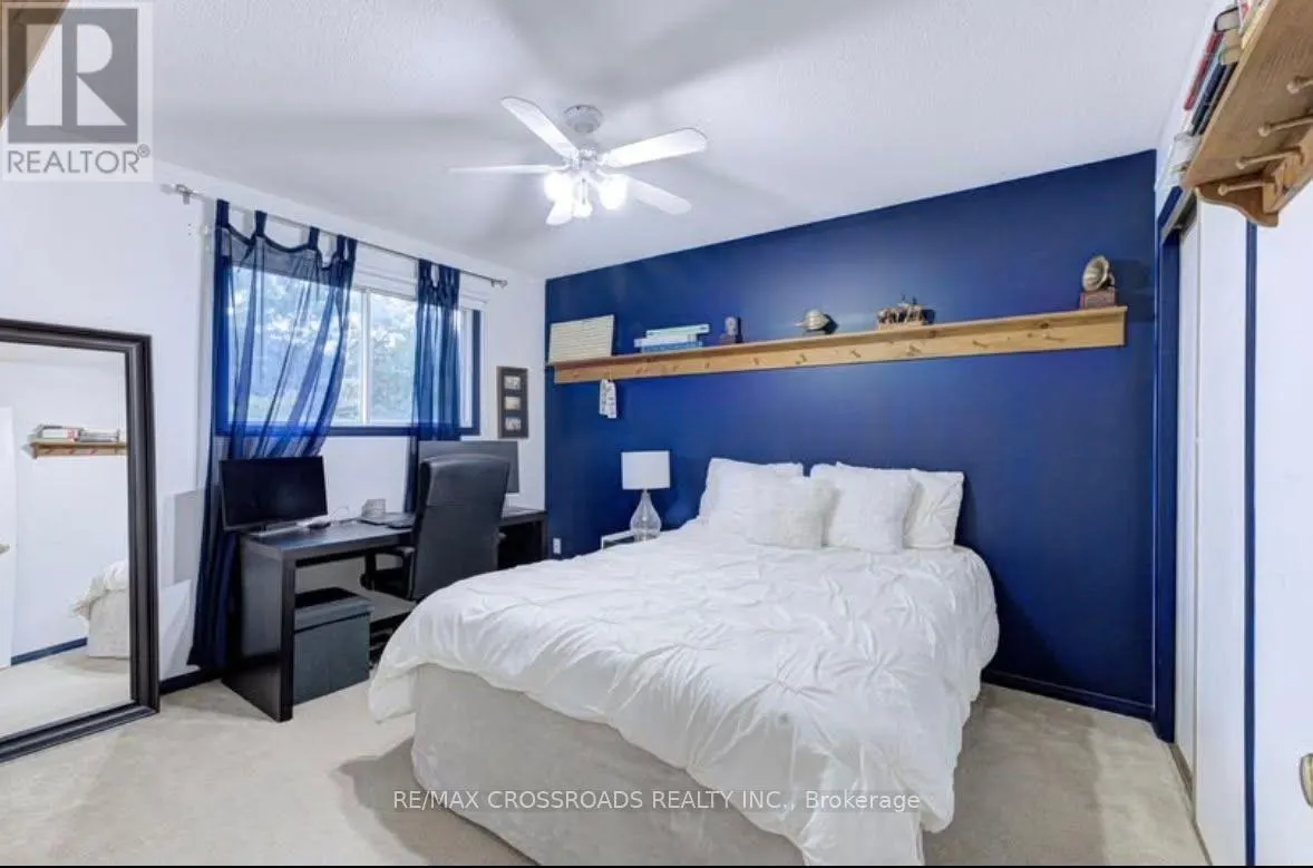 11 MURKAR CRESCENT