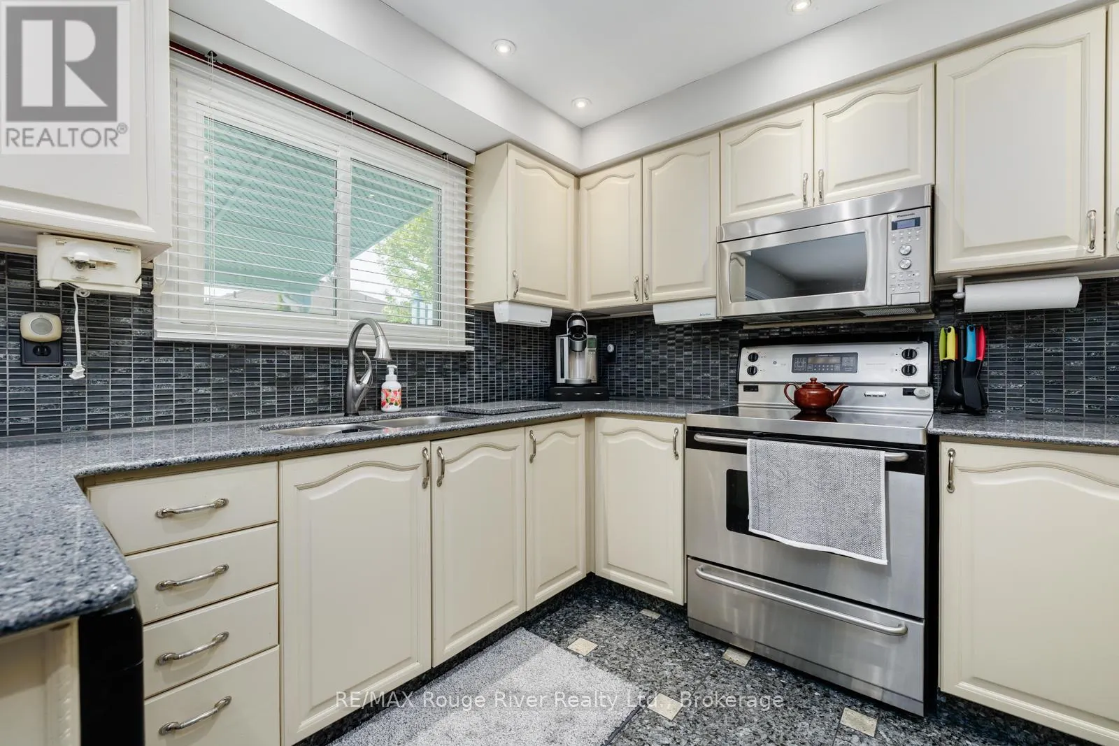 1106 RIDGE VALLEY DRIVE
