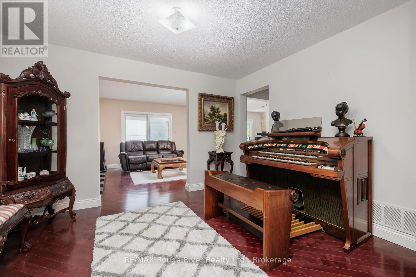 1106 RIDGE VALLEY DRIVE