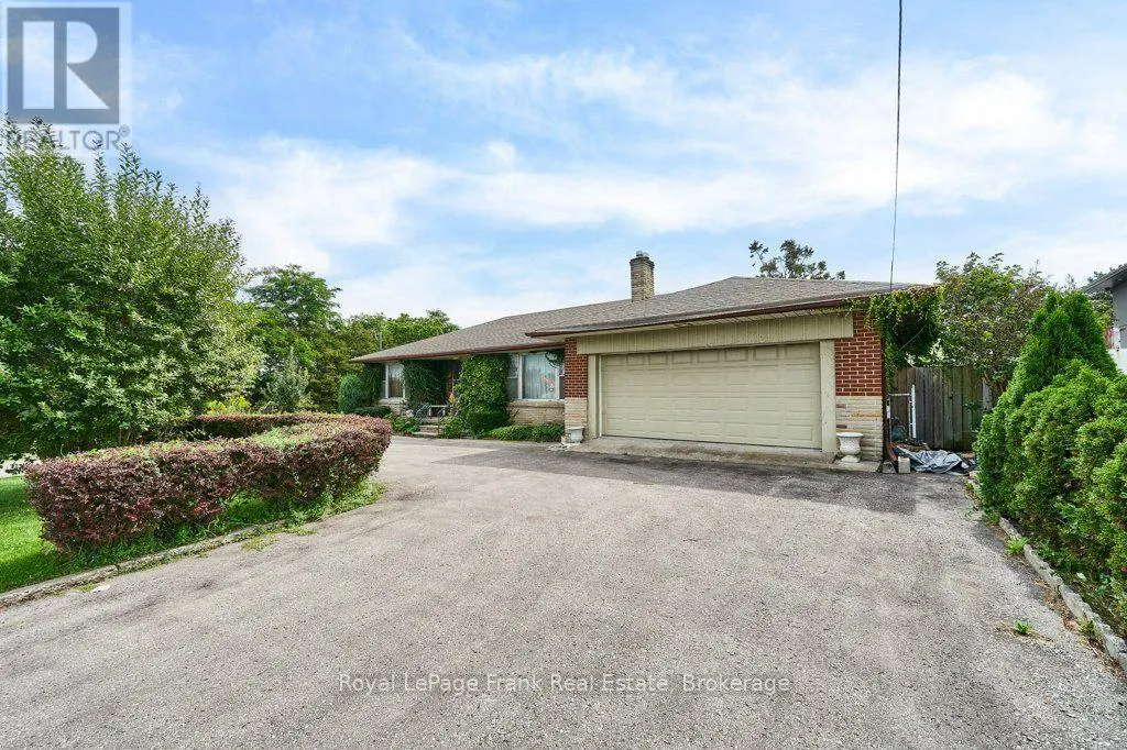 1535 DUNDAS STREET E