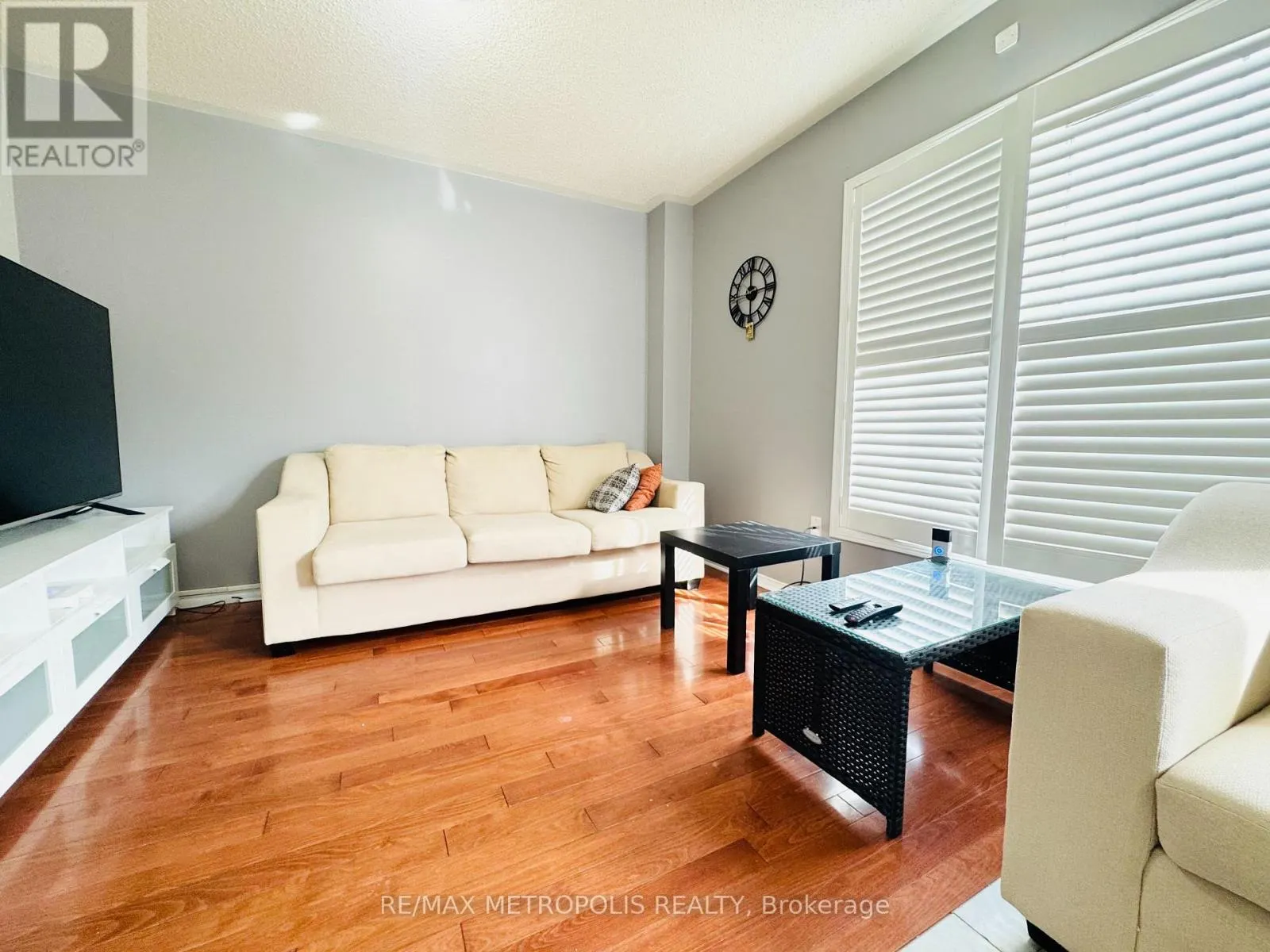 33 PALOMINO PLACE