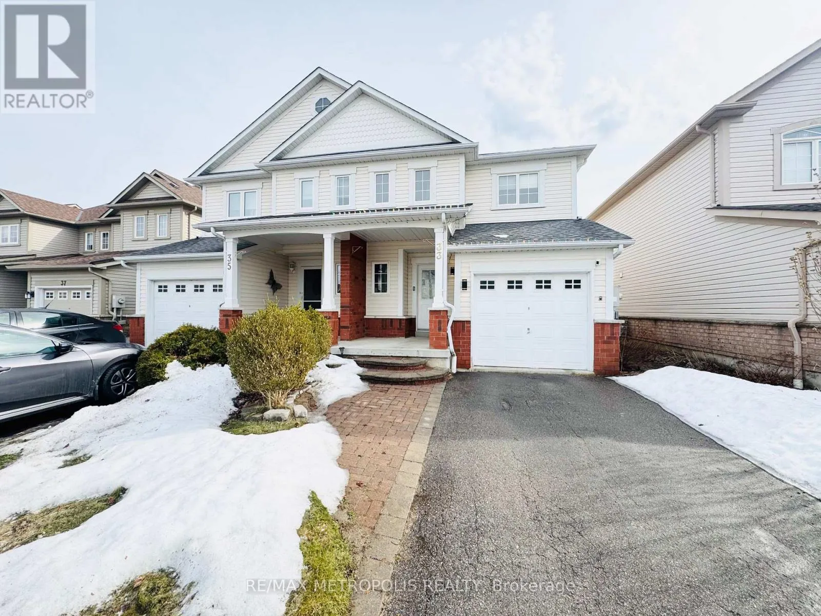 33 PALOMINO PLACE