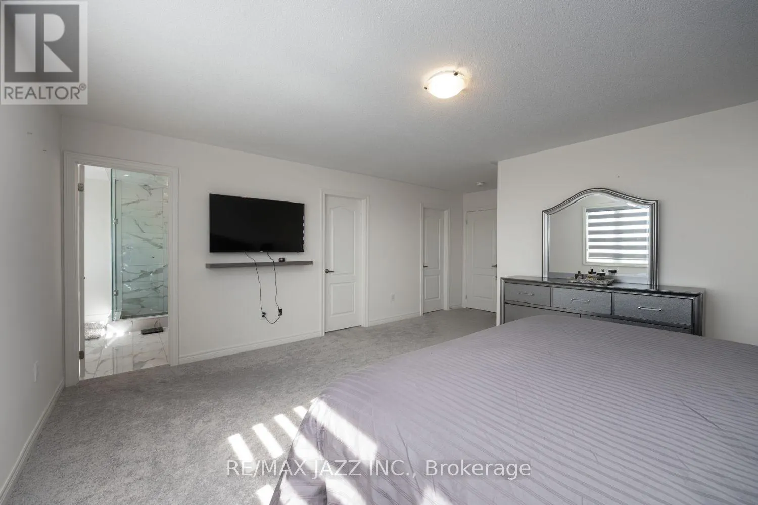UPPER - 131 COURTNEY STREET #UPPER