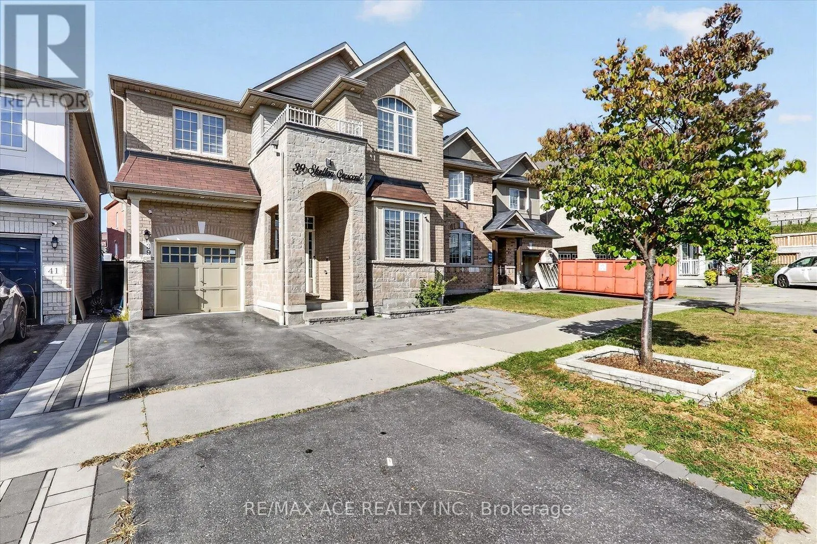 39 SKELTON CRESCENT