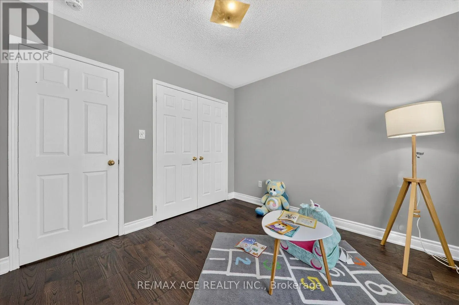 39 SKELTON CRESCENT