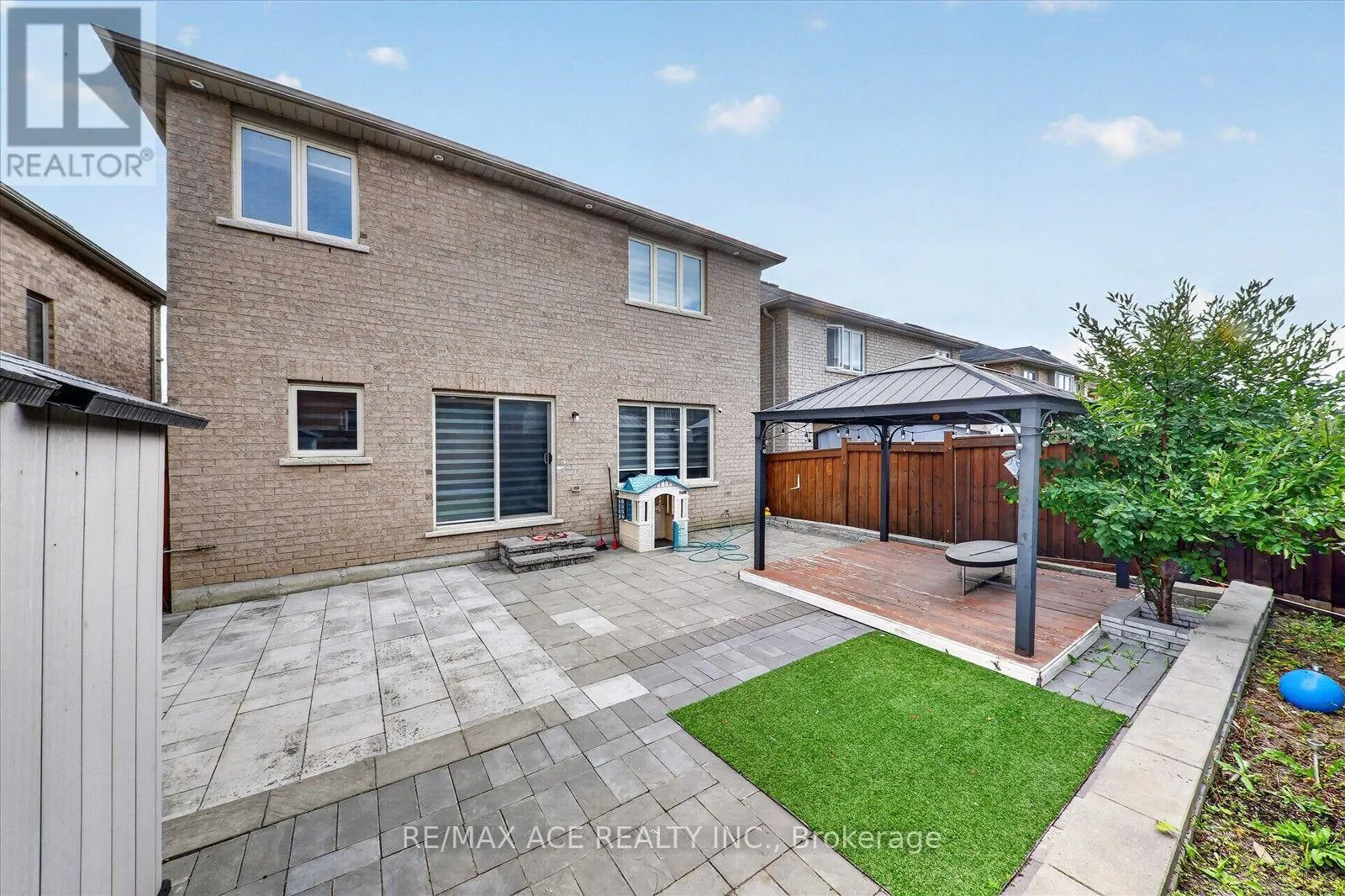 39 SKELTON CRESCENT
