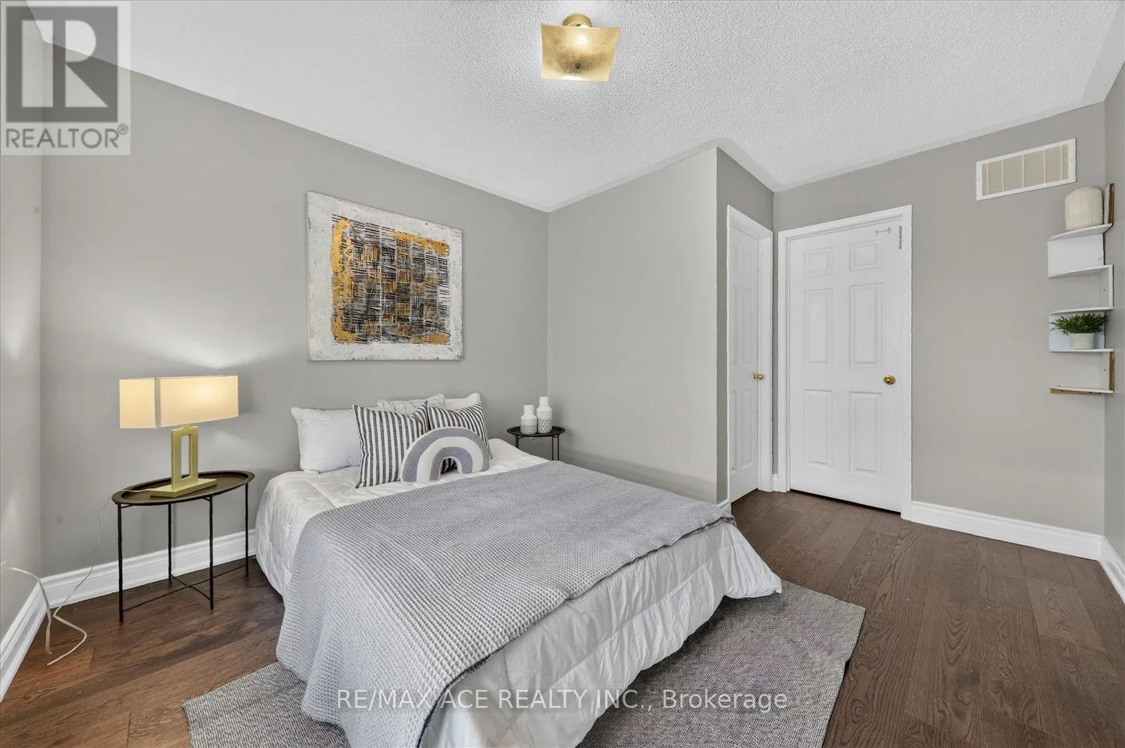39 SKELTON CRESCENT