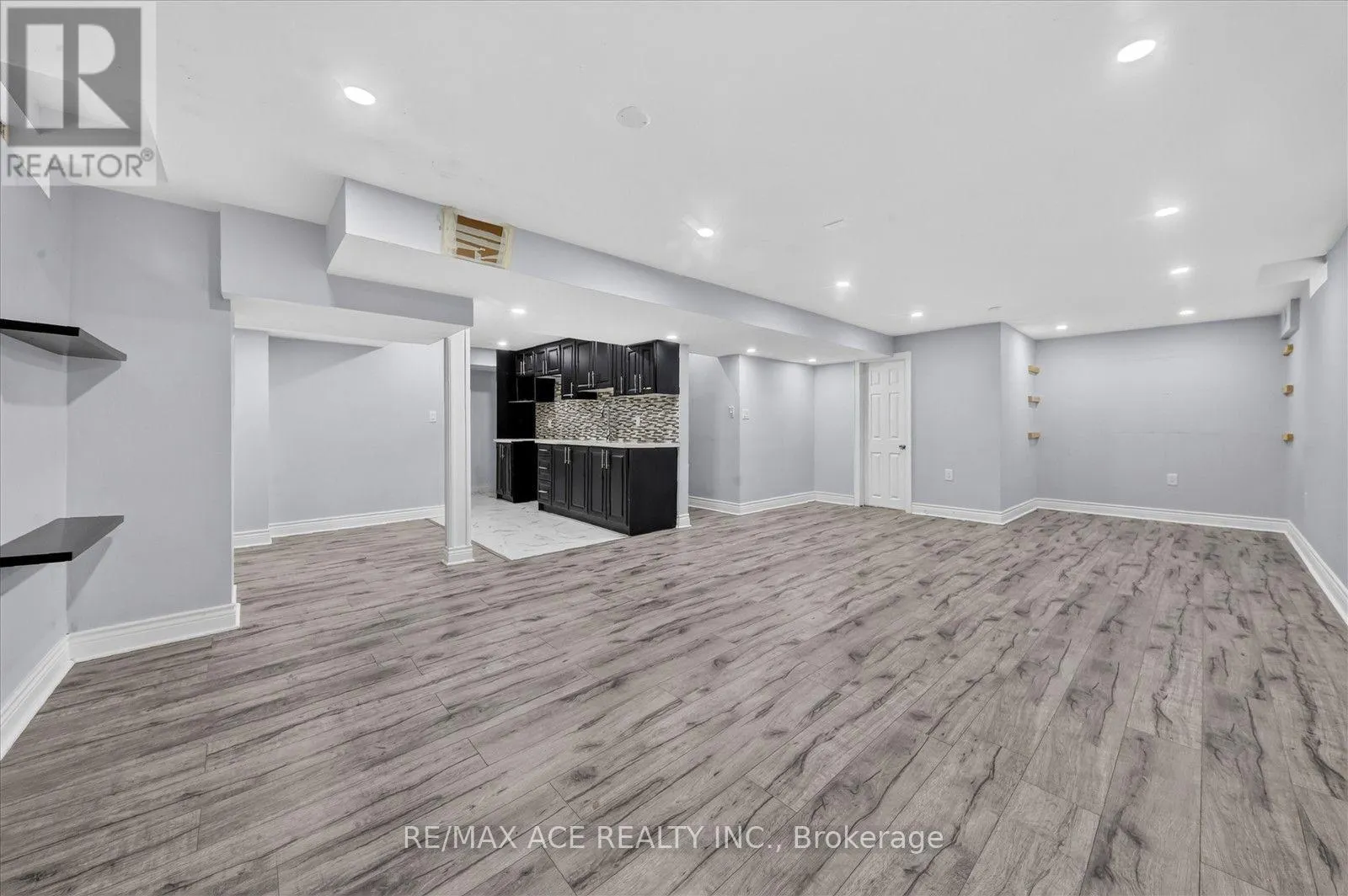 39 SKELTON CRESCENT
