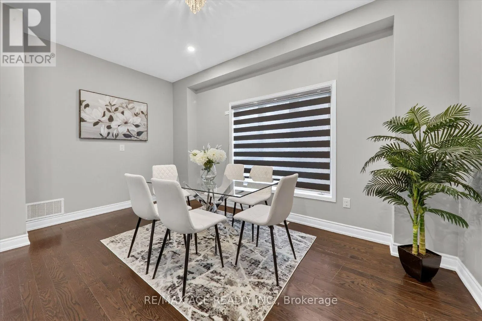 39 SKELTON CRESCENT