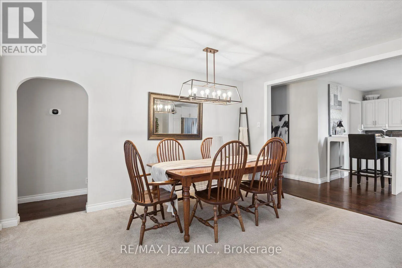364 KING STREET E