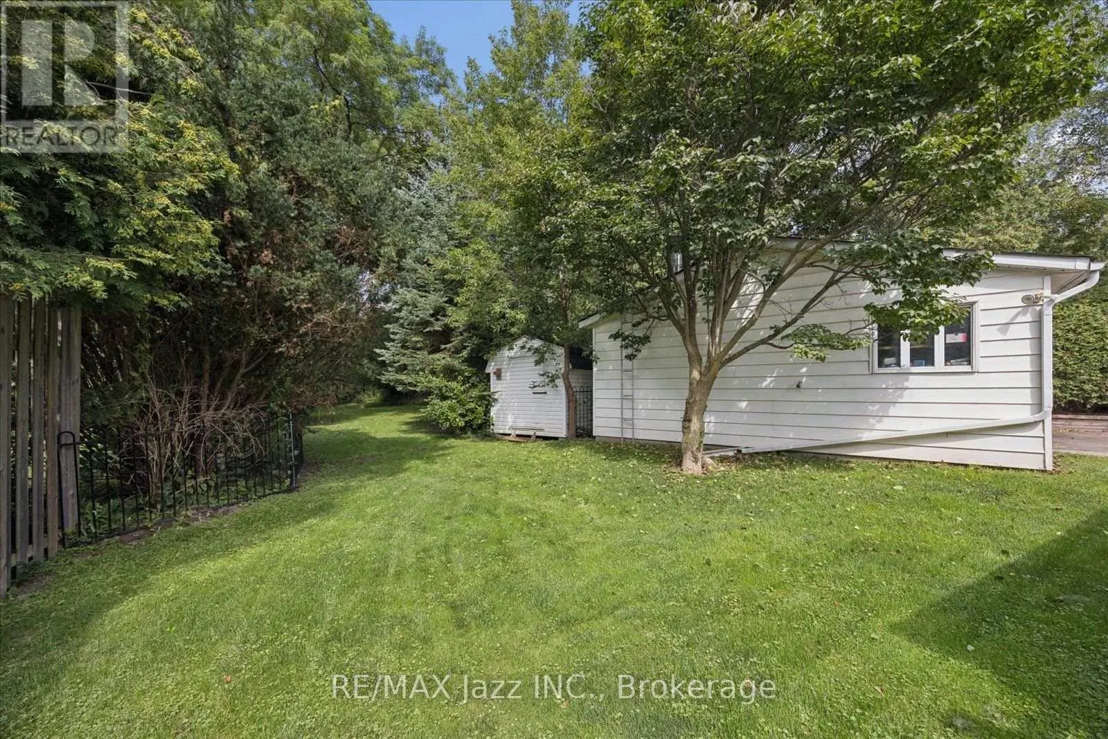 364 KING STREET E