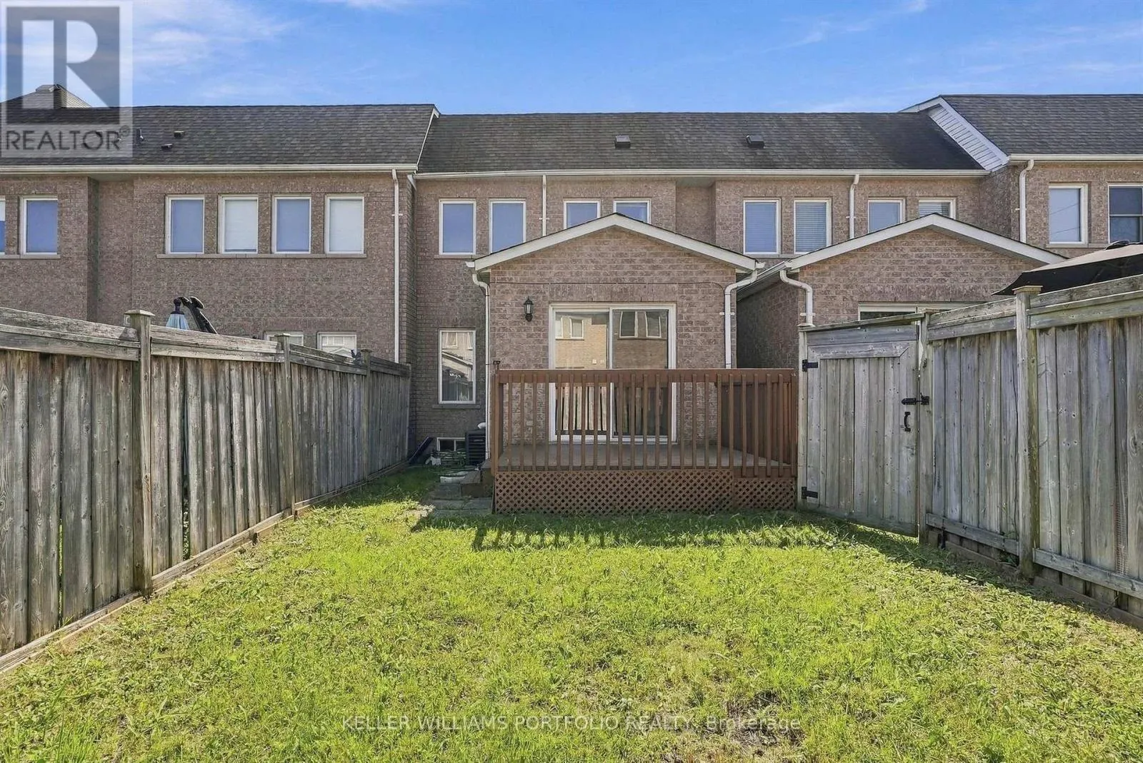 8 GATEWAY COURT