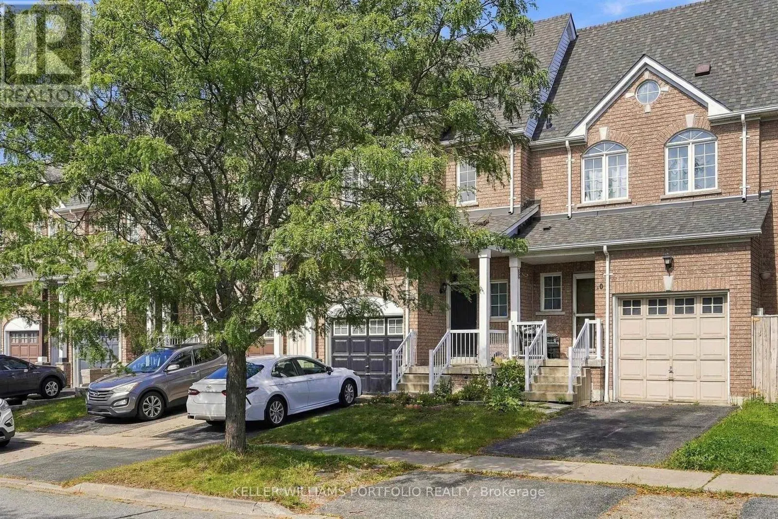 8 GATEWAY COURT
