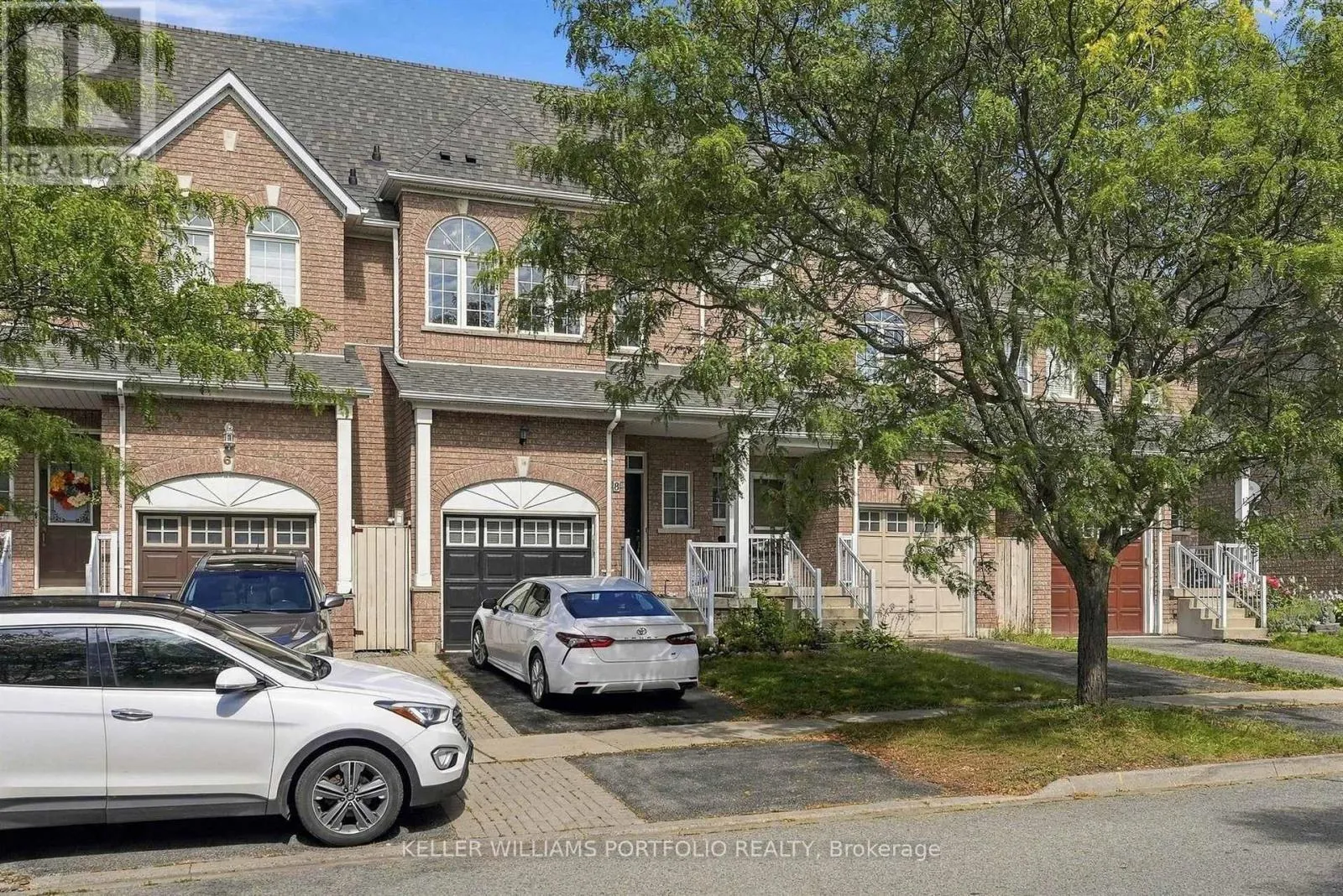8 GATEWAY COURT