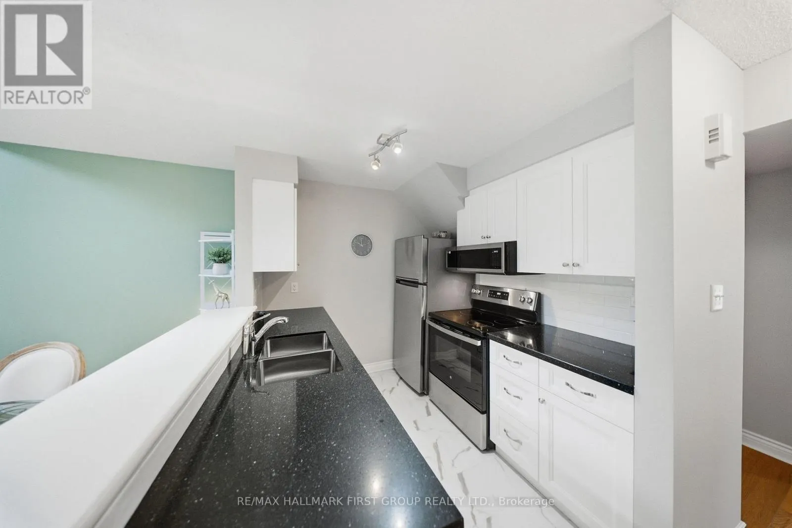 3 - 8 PETRA WAY
