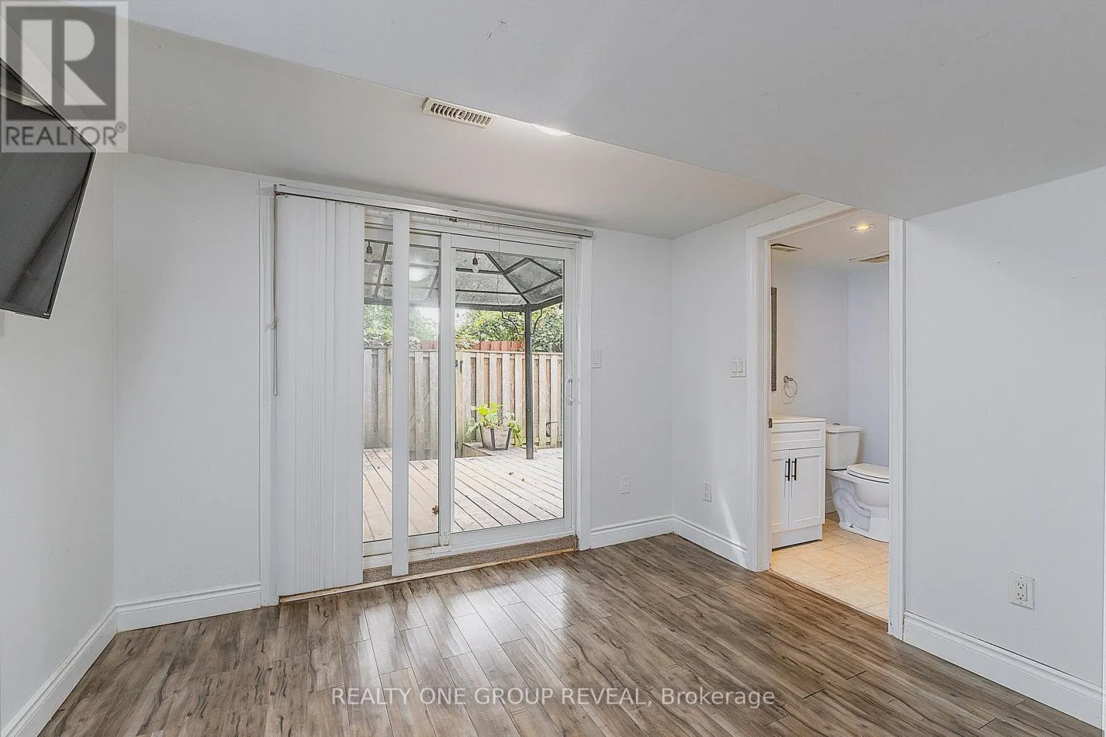 15 - 222 PEARSON STREET