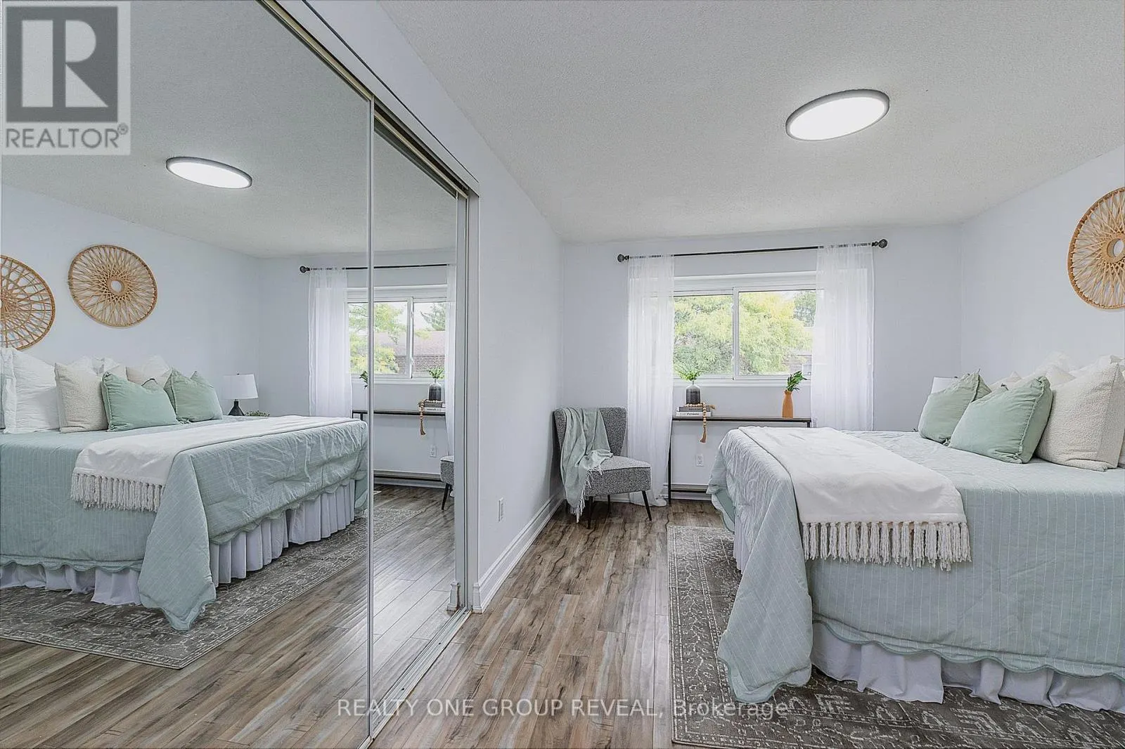 15 - 222 PEARSON STREET