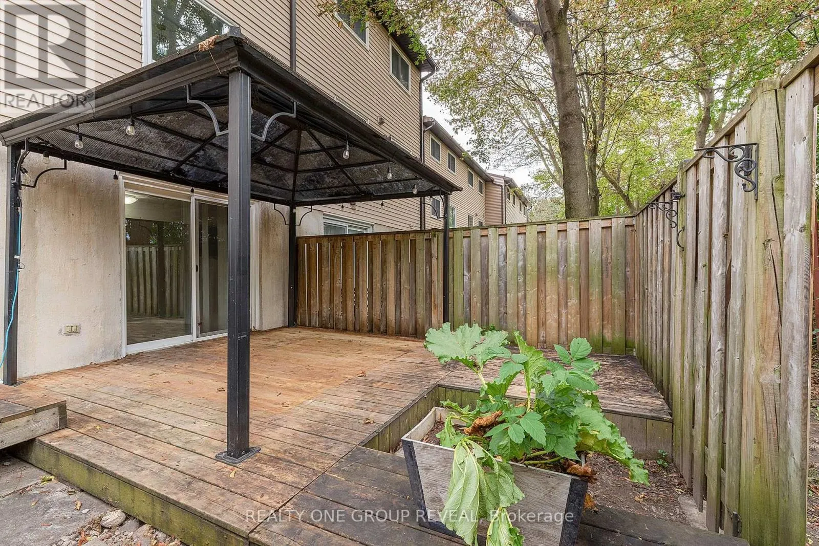 15 - 222 PEARSON STREET