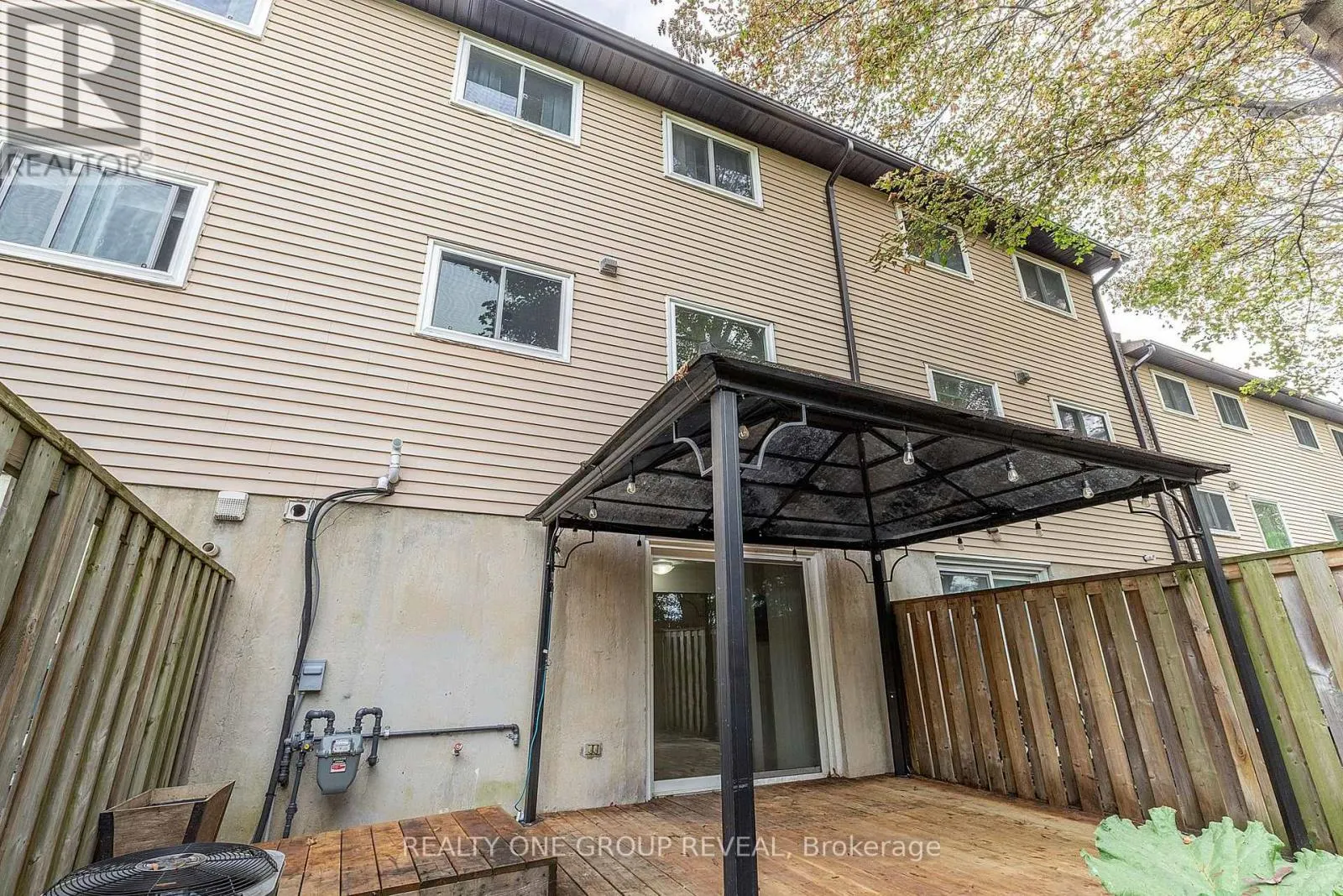 15 - 222 PEARSON STREET