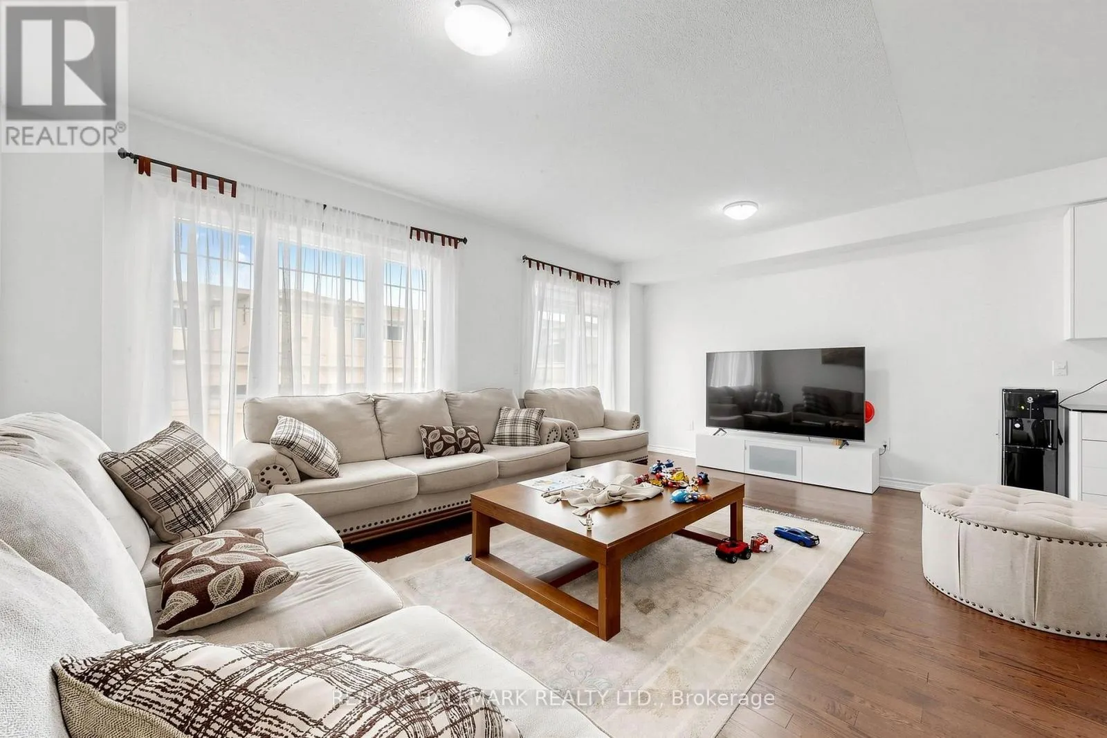 37 VELVET DRIVE