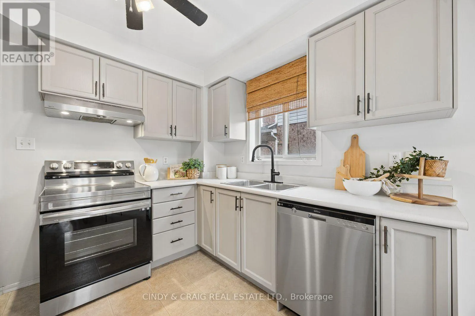 1550 FIELDGATE DRIVE