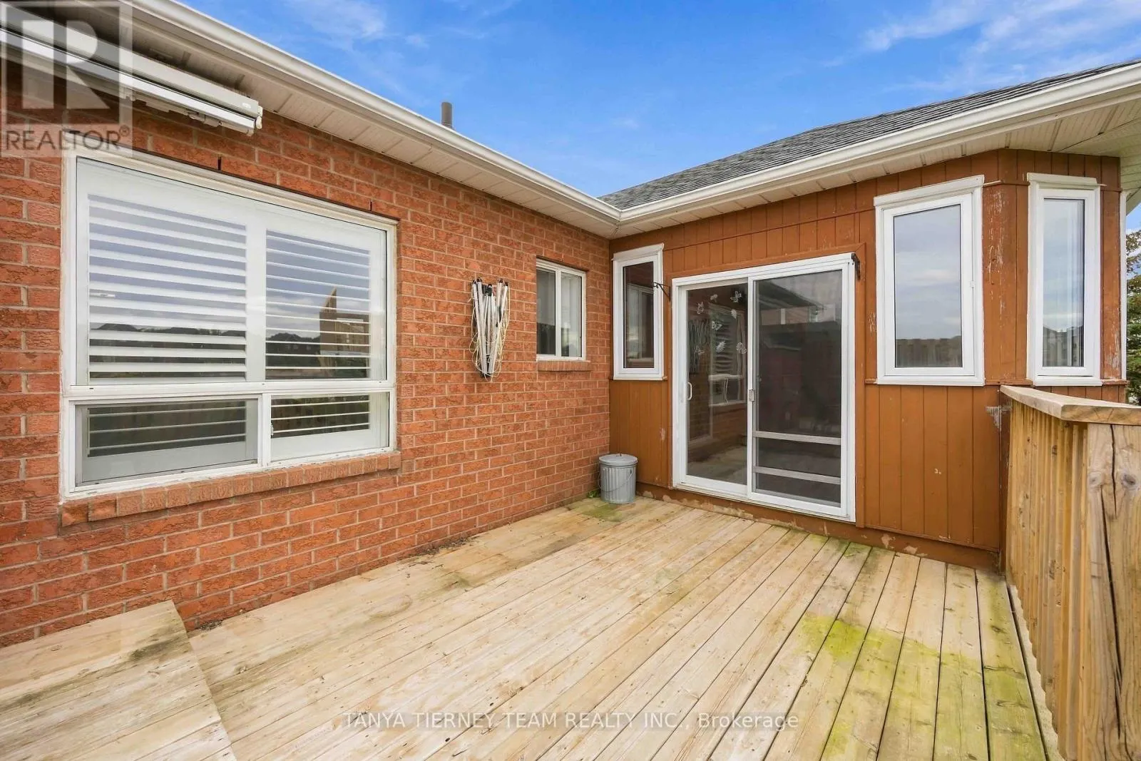 28 PERRYVIEW DRIVE