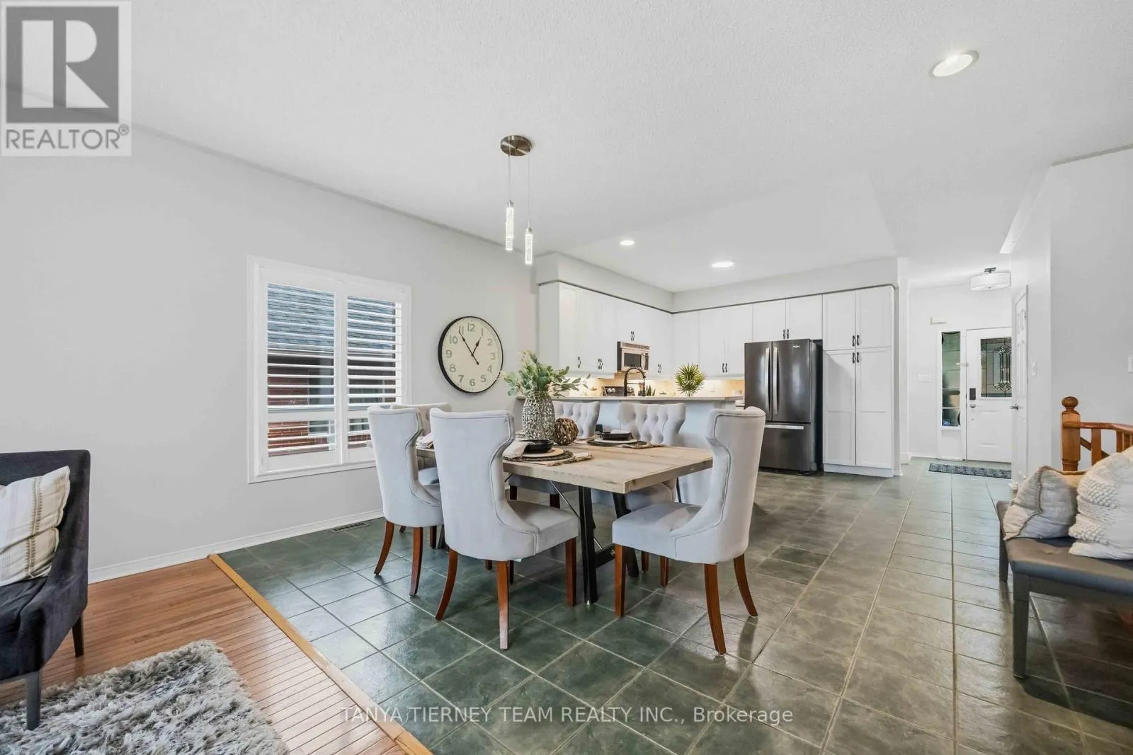 28 PERRYVIEW DRIVE