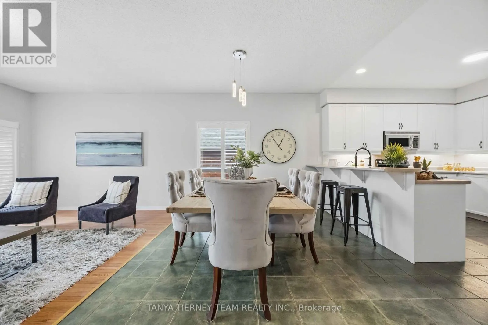 28 PERRYVIEW DRIVE