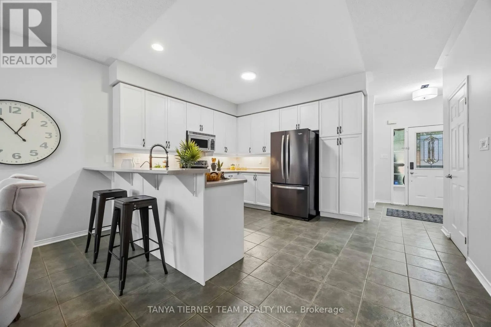 28 PERRYVIEW DRIVE