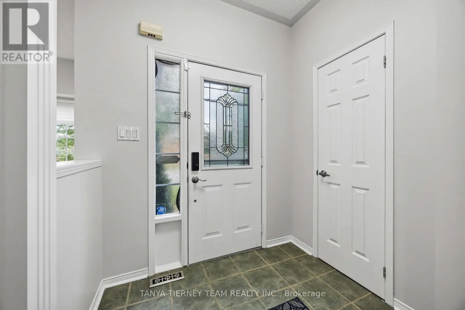 28 PERRYVIEW DRIVE